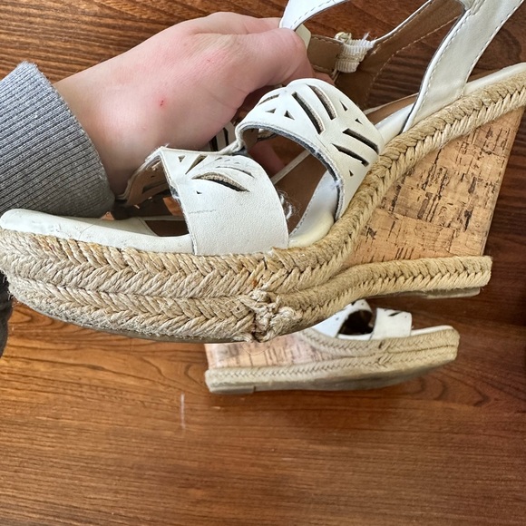 Jaclyn Smith Wedge Heels - Picture 5 of 5